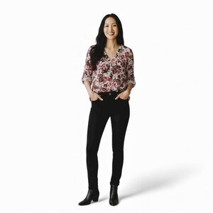 Candies, Women’s Floral blouse. 1/2 Zip, V-Neck. Size M. Pink, White, Blk.